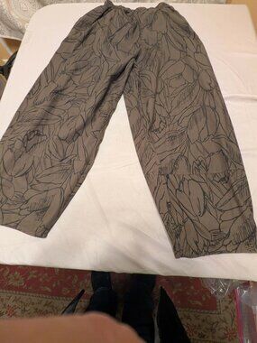 Bryn Walker Harem Pants Olive Green Floral Balloon Lagenlook Cropped Elastic
